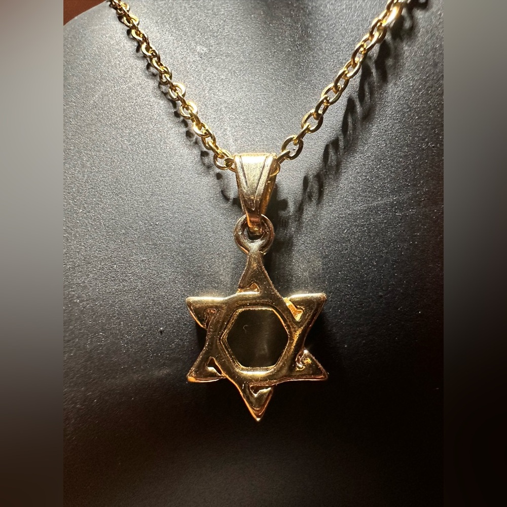 Source Unknown Gold Star Necklace - image 2